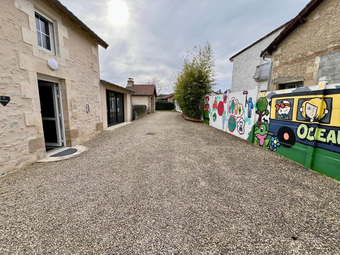Chez Marcel - Maison 3 Chambres Lussac-les-Châteaux Exterior foto