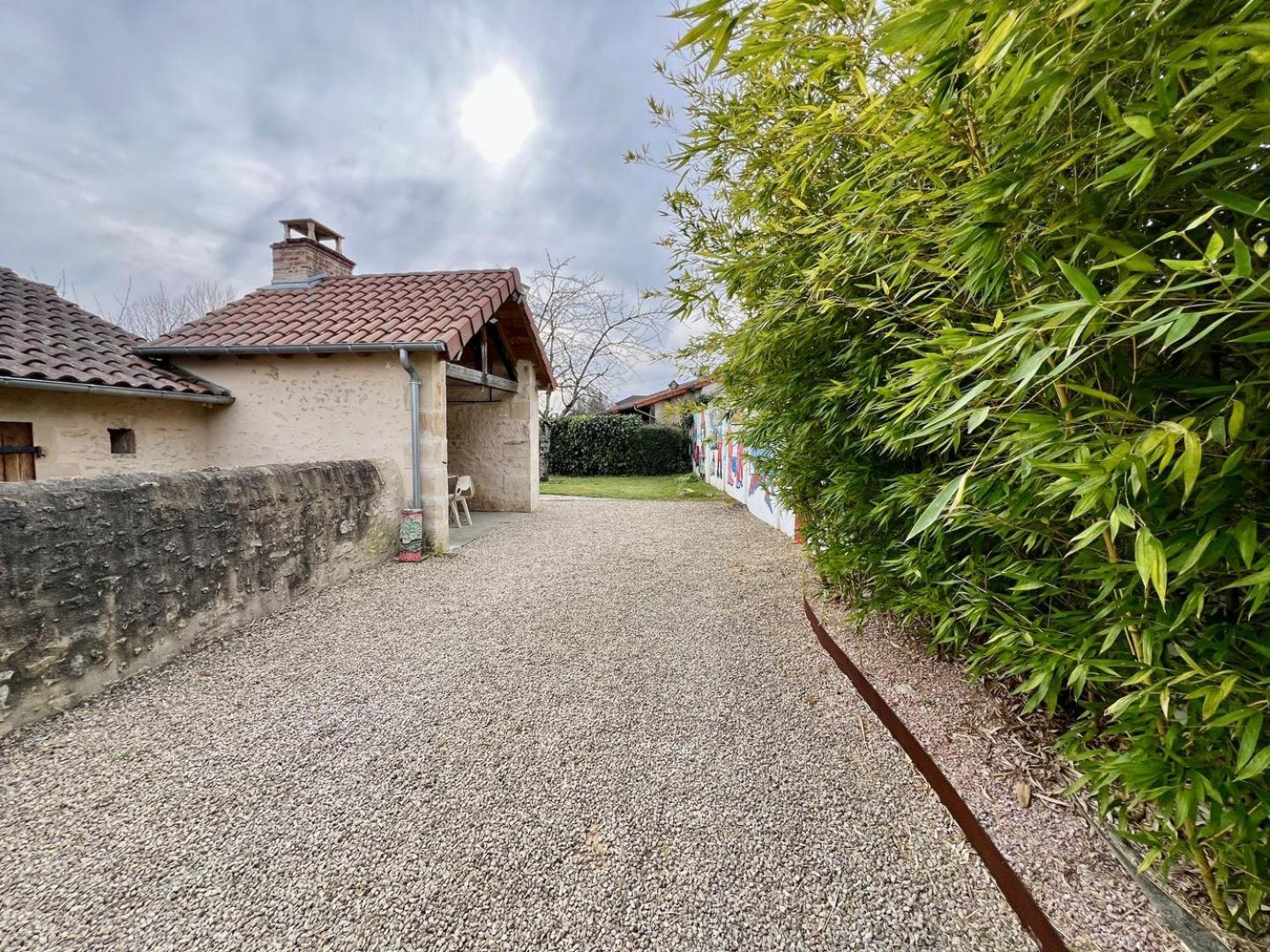 Chez Marcel - Maison 3 Chambres Lussac-les-Châteaux Exterior foto